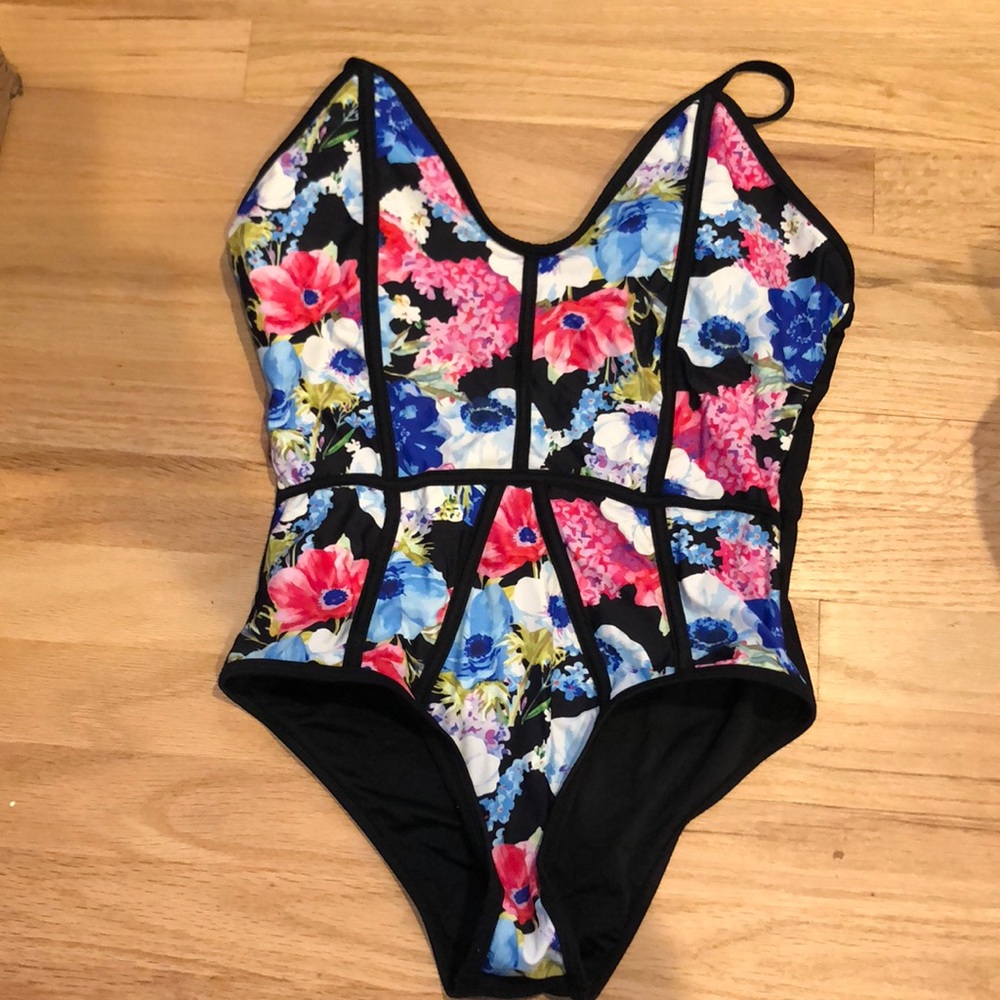 Cupshe floral one piece swim suit medium